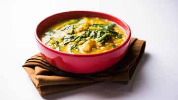curried spinach and lentil soup